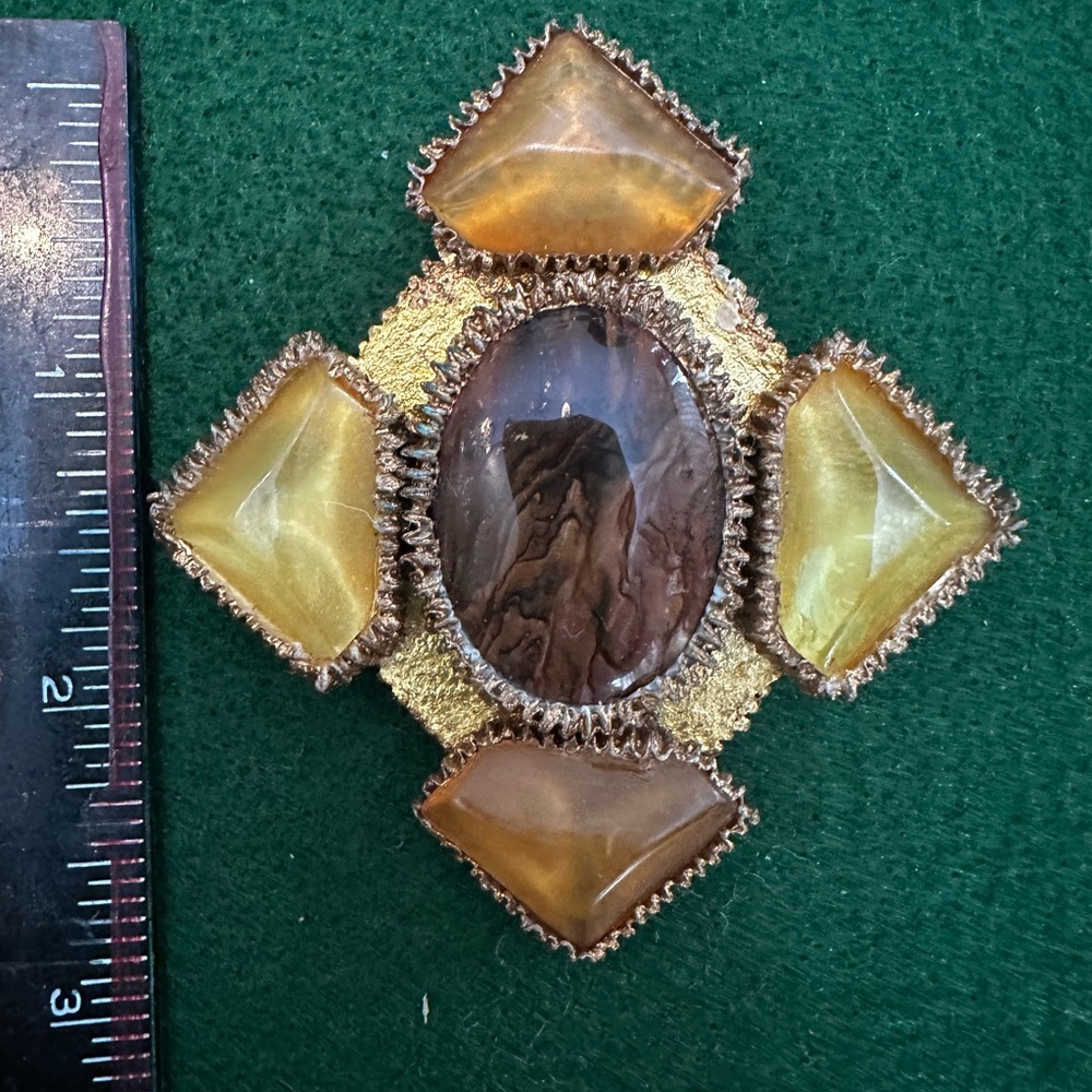Diamond shaped pin